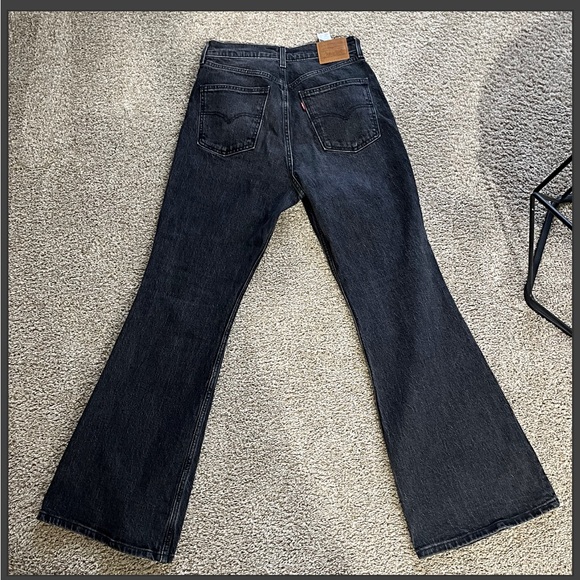Levi’s 70’s Hi Rise Flare - Picture 4 of 6